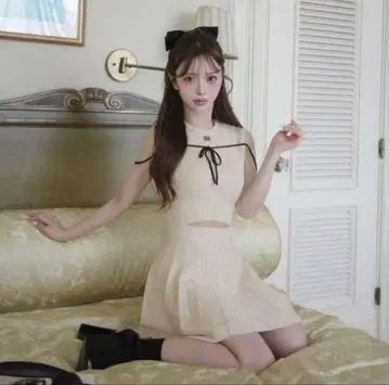 Darich 허리 오픈 스트링 니트 미니 원피스 아이보리