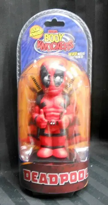 NECA BODY KNOCKERS / SOLAR POWERED! DEADPOOL