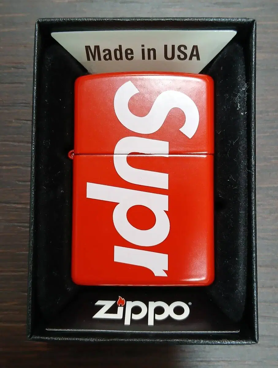 슈프림 지포 라이터 Supreme ZIPPO 미사용 새제품 팝니다.