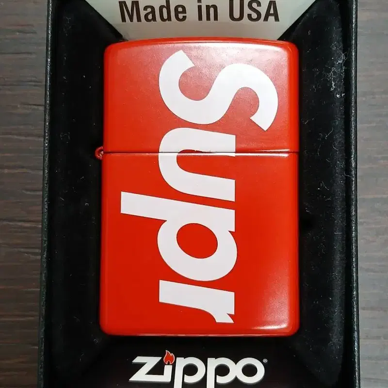 슈프림 지포 라이터 Supreme ZIPPO 미사용 새제품 팝니다.