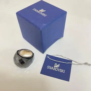SWAROVSKI 스와로브스키 크리스탈 컷 반지 블랙 계열