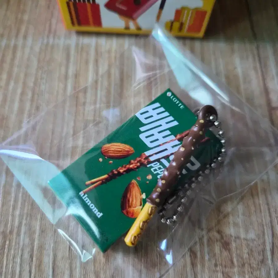 롯데 빼빼로 키링 초코 아몬드