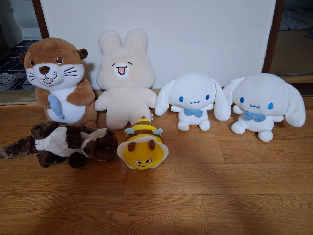 캐릭터 인형 귀여워요 예쁜니다 선물해도 좋아요 편하게 보세요 전체세트 10000원