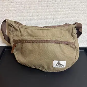 GREGORY 새첼 S 구 로고