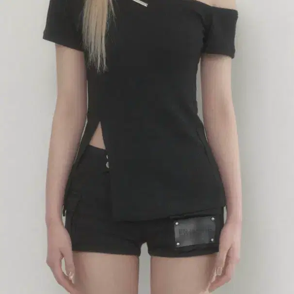 에트오소메 One-shoulder Basic Slit Top