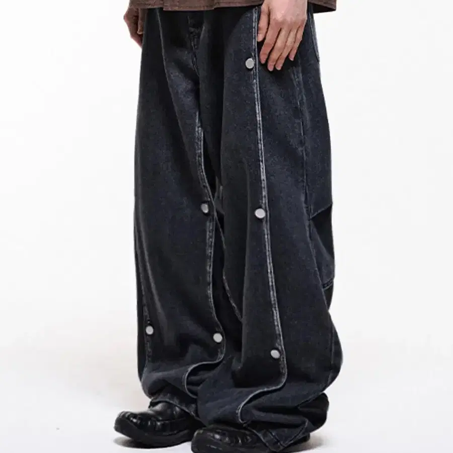 더콜디스트모먼트 더콜디 바지 데님 팬츠 TCM canton denim pants black