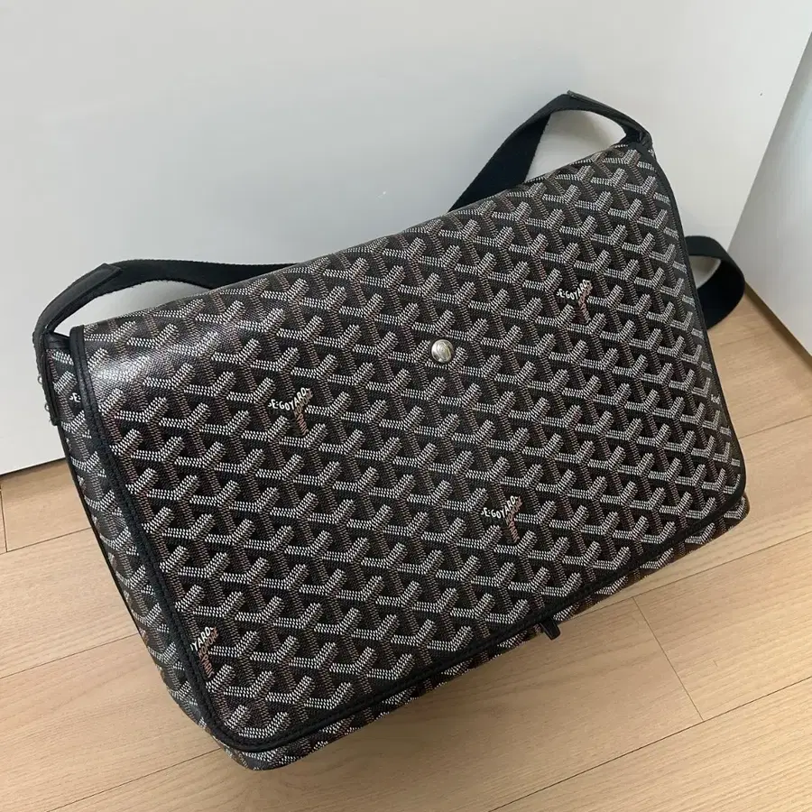 고야드 카페티엔 MM 메신저백