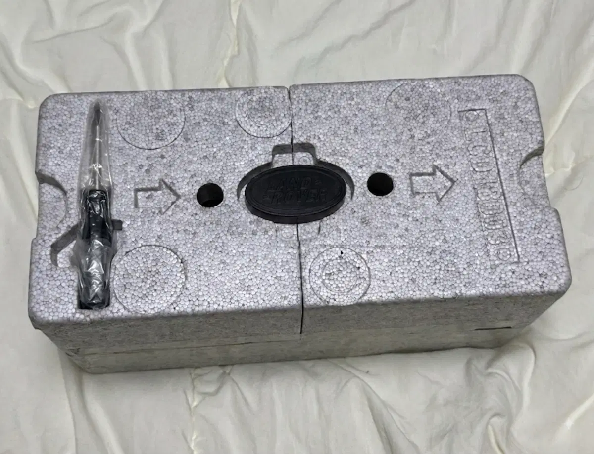 1:18 LCD 랜드로버 레인지로버 벨라