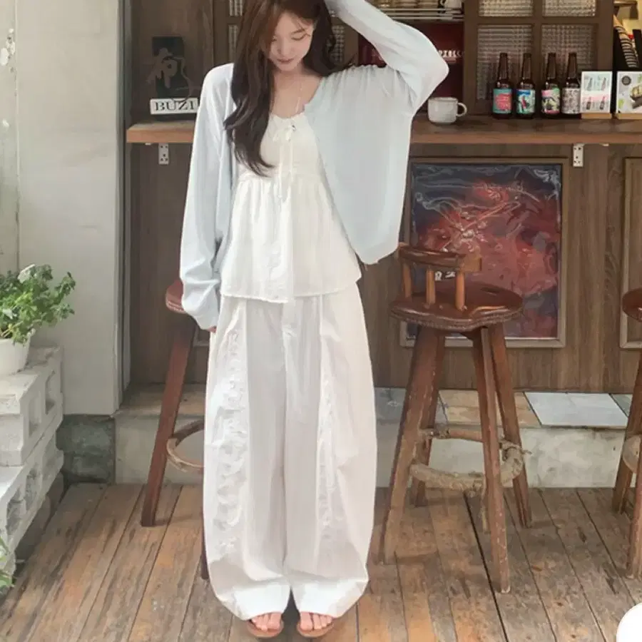 모어댄슈가 벌룬 와이드 바스락 팬츠 화이트