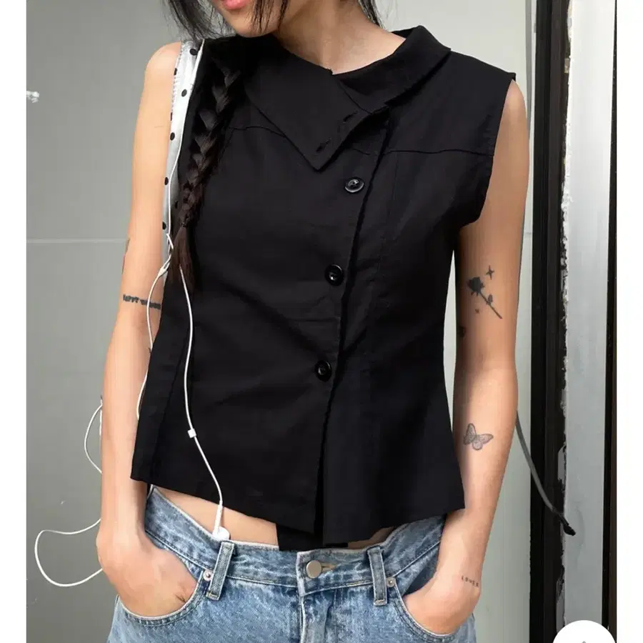 김미 하이넥 슬리브리스 셔츠