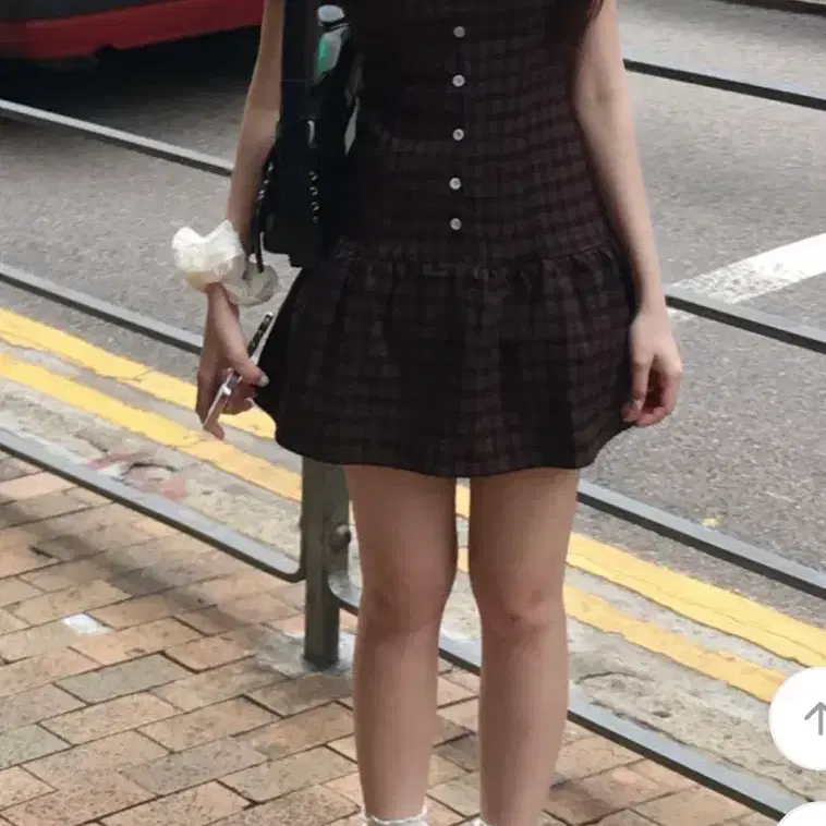 에이블리 체크 카라 원피스 브라운