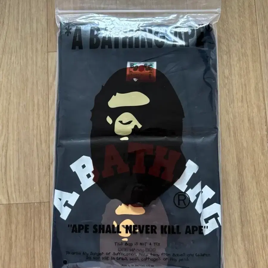 베이프 컬러지 티셔츠 블랙 새상품