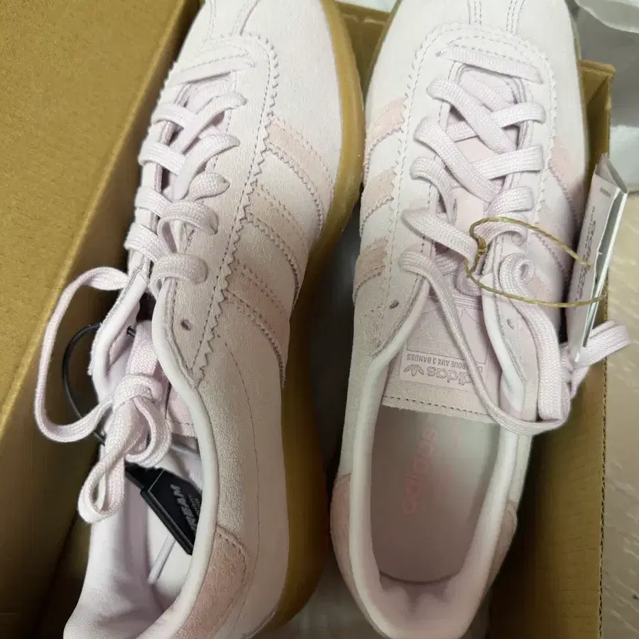 (새상품) 아디다스 딸기우유 버뮤다 올모스트 핑크