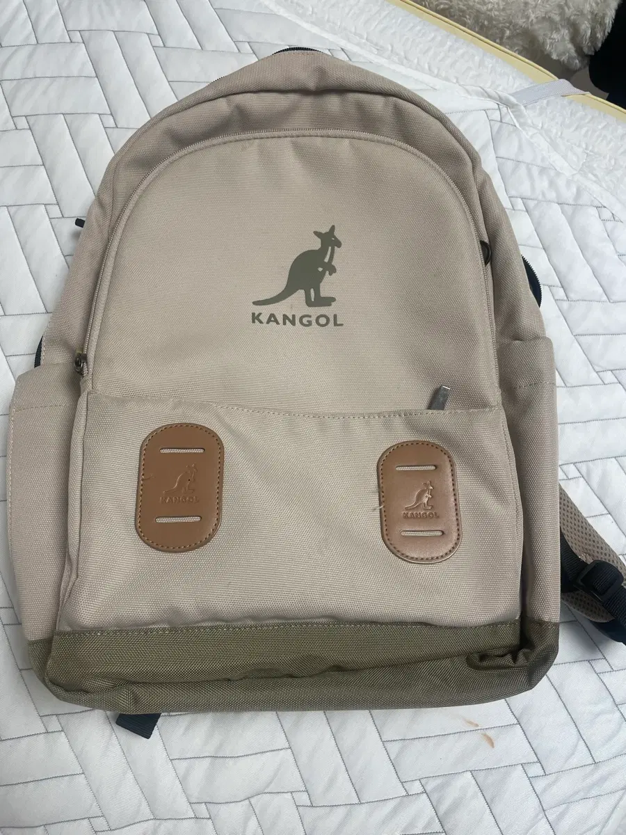 캉골책가방팔아요