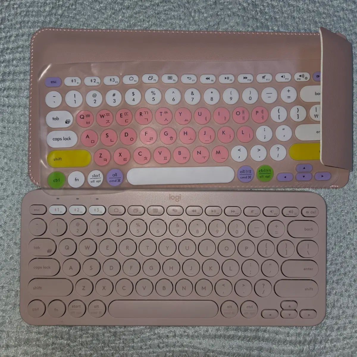 로지텍 K380 파우치, 키스킨 같이 팜