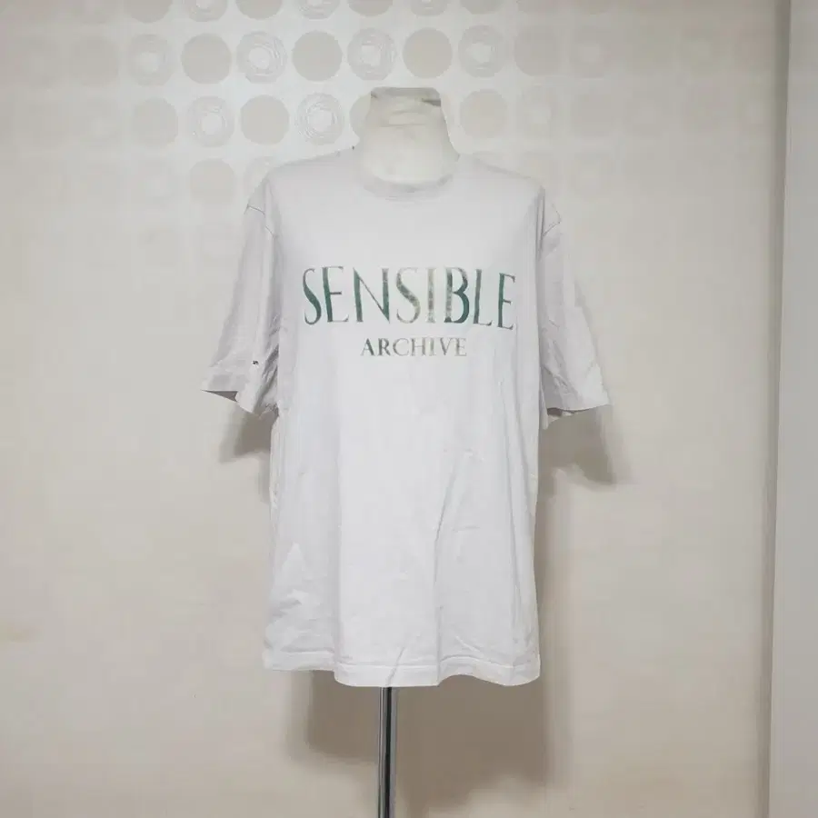 에잇세컨즈 반팔티77 티셔츠77