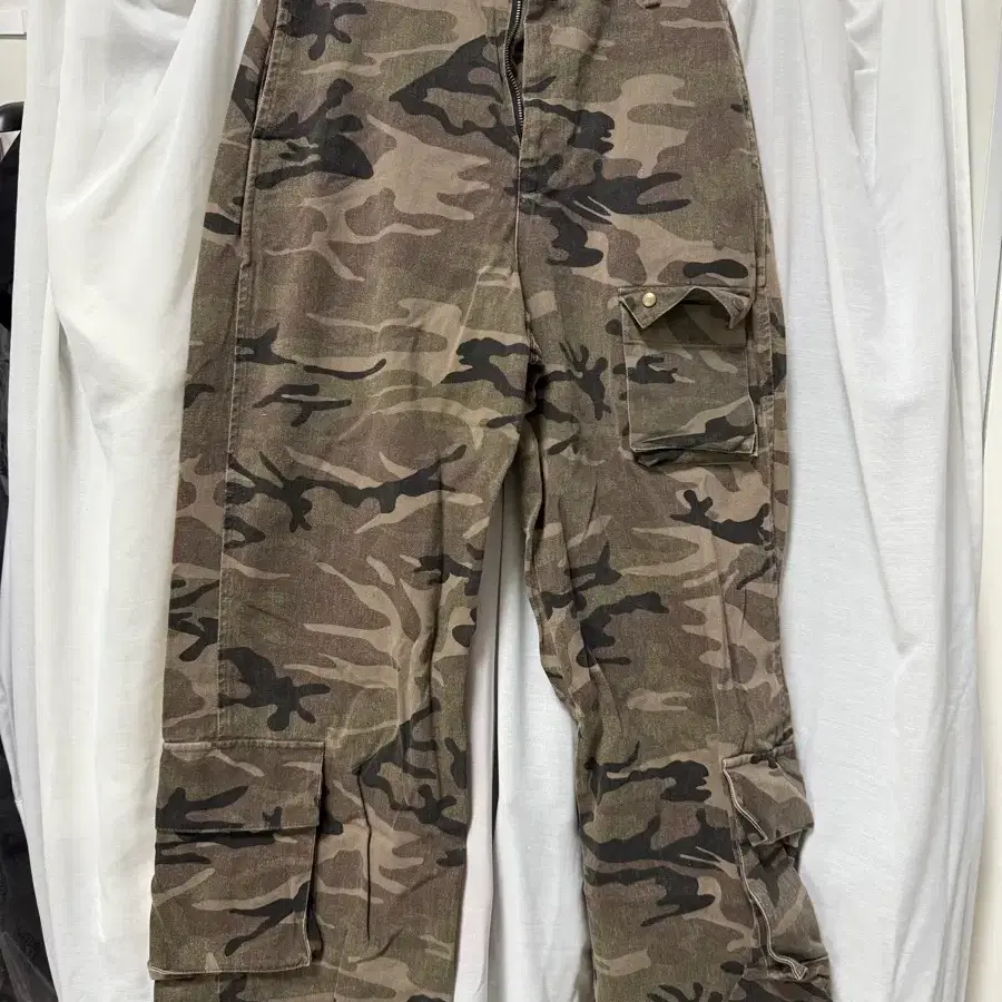 스컬프터 Mid-rise Cargo Pants Camouflage
