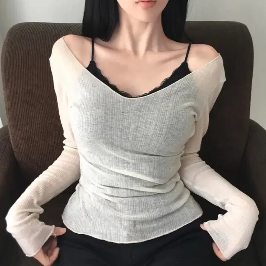 시스루 브이넥 티셔츠 베이지