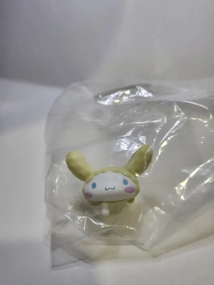 짱구 산리오 흰둥이 시나모롤 가챠 피규어