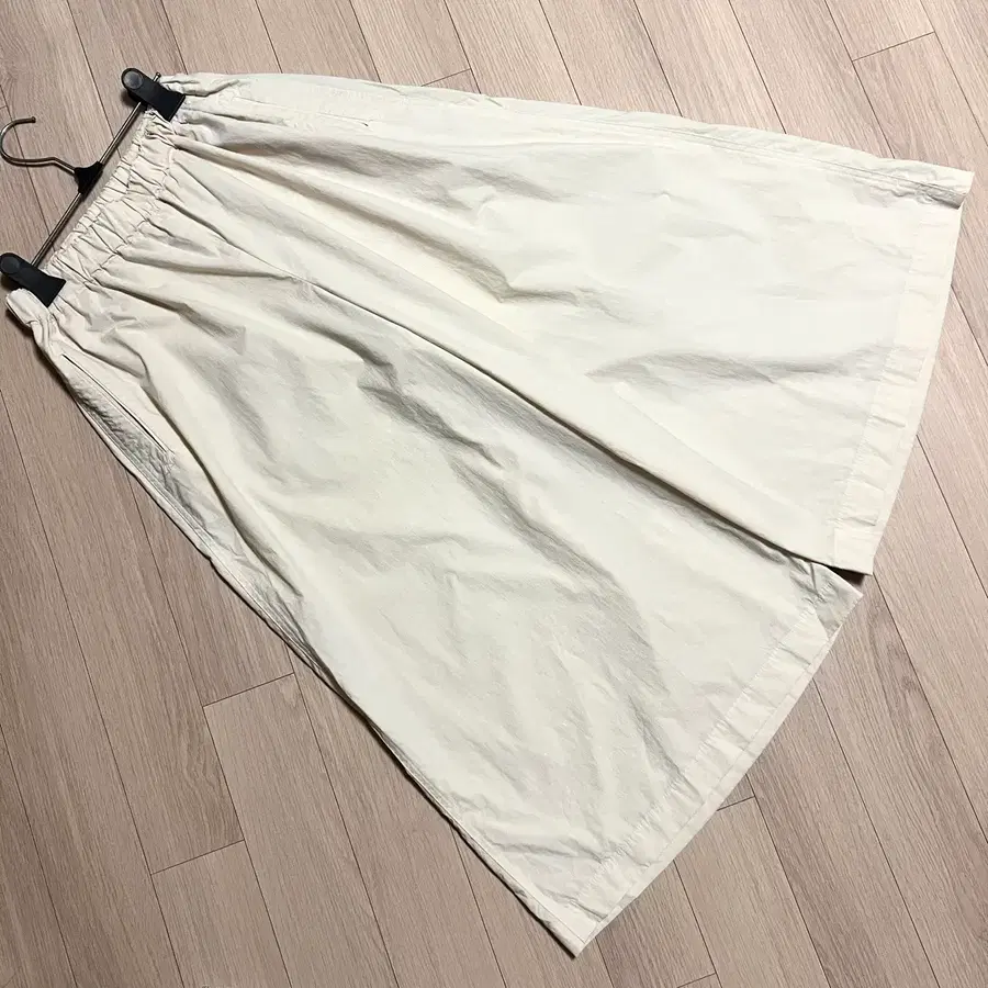 제평 리리끄 바스락 와이드 밴딩 팬츠 크롭 통바지 치마바지 큐롯팬츠 크림아이보리