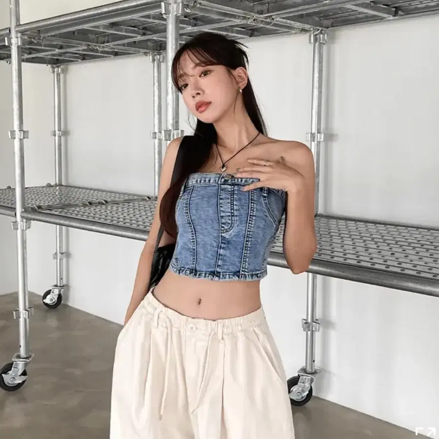 스판 스모크 데님 탑 크롭 뷔스티에 튜브탑