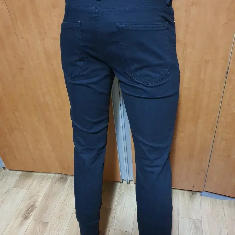 피스워커블랙스판무파진디스커팅바지31 입니다만 약31에서32정도