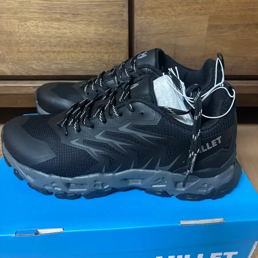 밀레 등산화 블랙