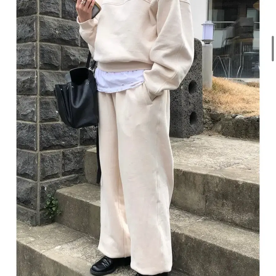 새상품 마크들리 트레이닝 셋업 크림