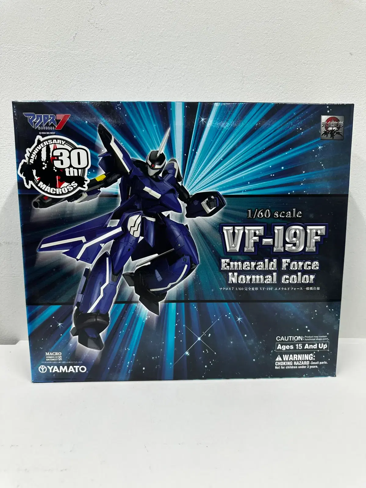 야마토 마크로스 30주년 1/60 VF-19F 에메랄드 포스 노멀 컬러 팝니다.