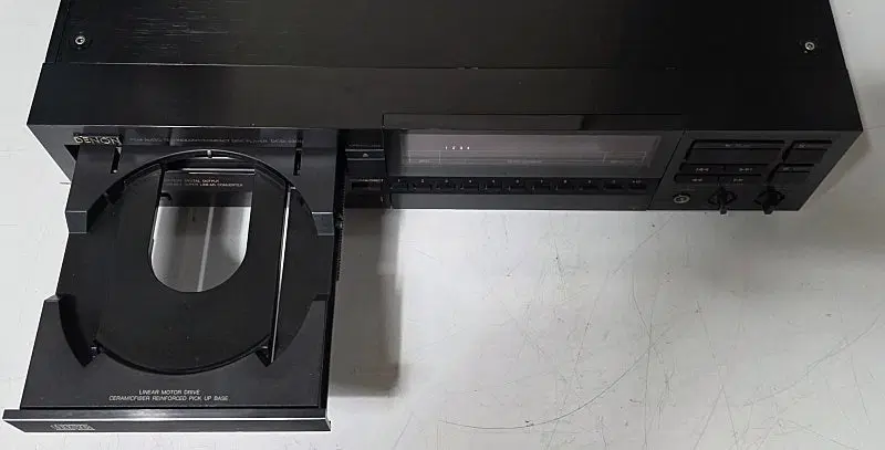 데논 최상급 빈티지 CD 플레이어 DCD-3300