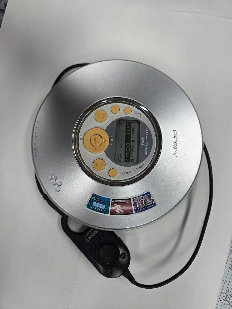소니 워크맨 CD 플레이어 D-NE320