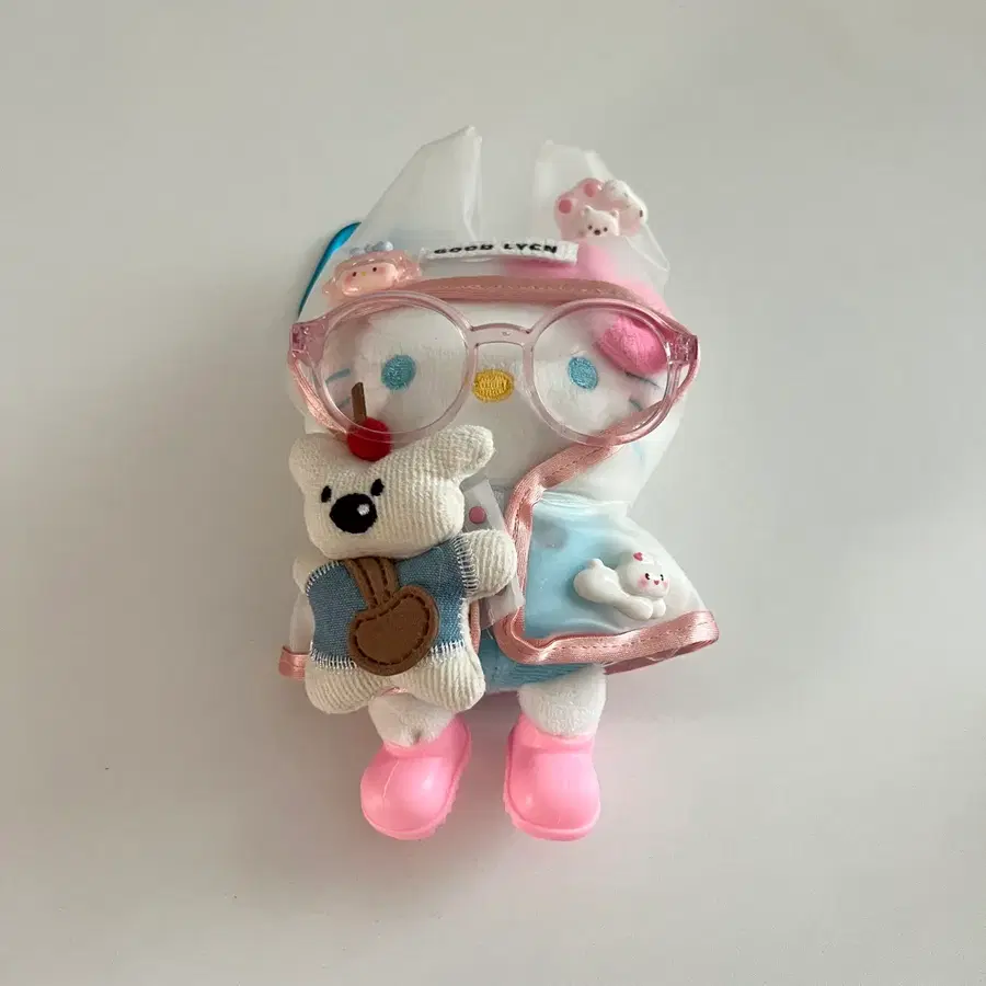 안경 키티 중티 인형