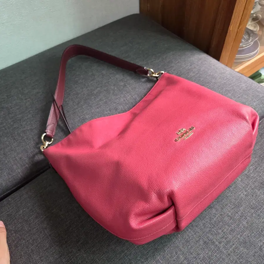 코치 COACH 핑크 레더 숄더백