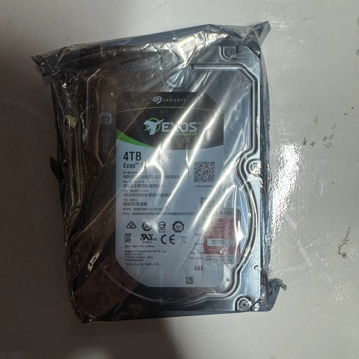 새제품 SEAGATE EXOS 4TB SATA HDD 판매합니다.