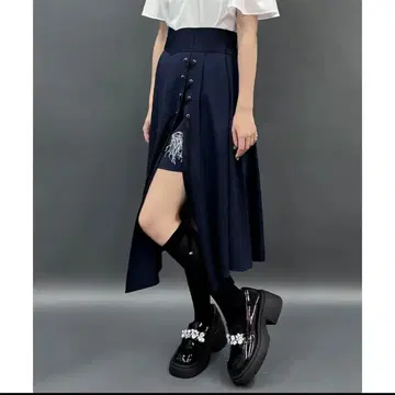 [ 미사용 새상품 택 포함 ] 다크 마린 슬릿 스커트 네이비