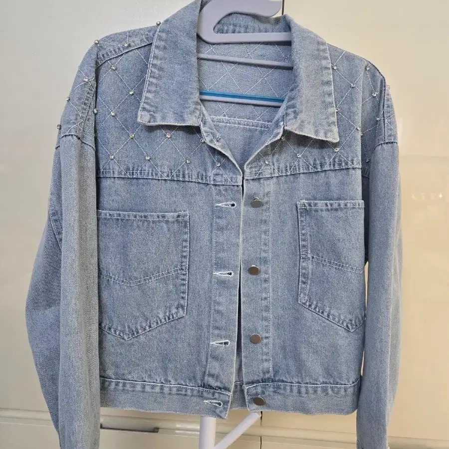 청자켓 큐빅 장식 데님 자켓