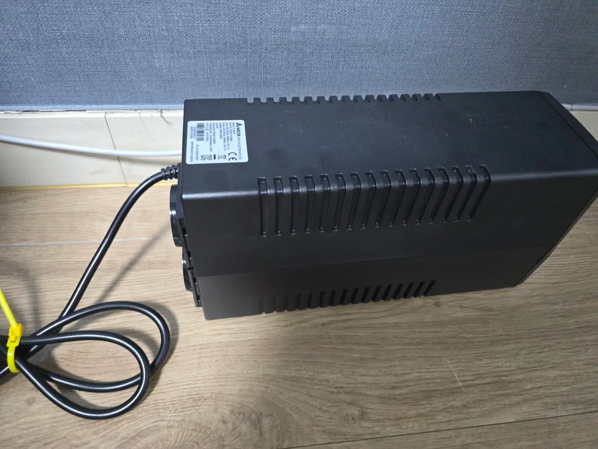 APC UPS 360w 무전원 공급 장치
