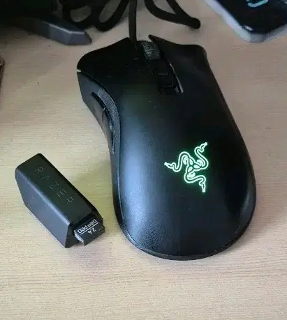 레이저 데스에더 v2 pro 무선 마우스 중고 팝니다