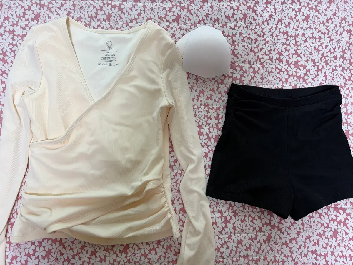 오떼뜨 WRAPCROSS RASHGUARD SWIMWEAR SET 크림