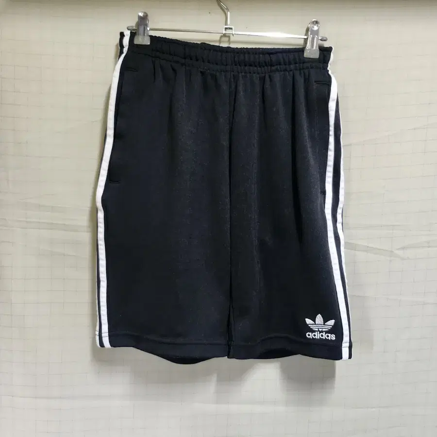 아디다스 유로파 반바지 (XS/170/72A)