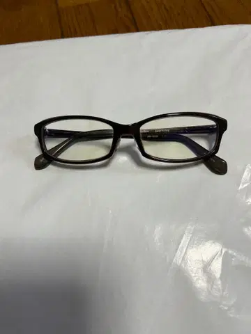 스퀘어형 안경 프레임 T-Titanium