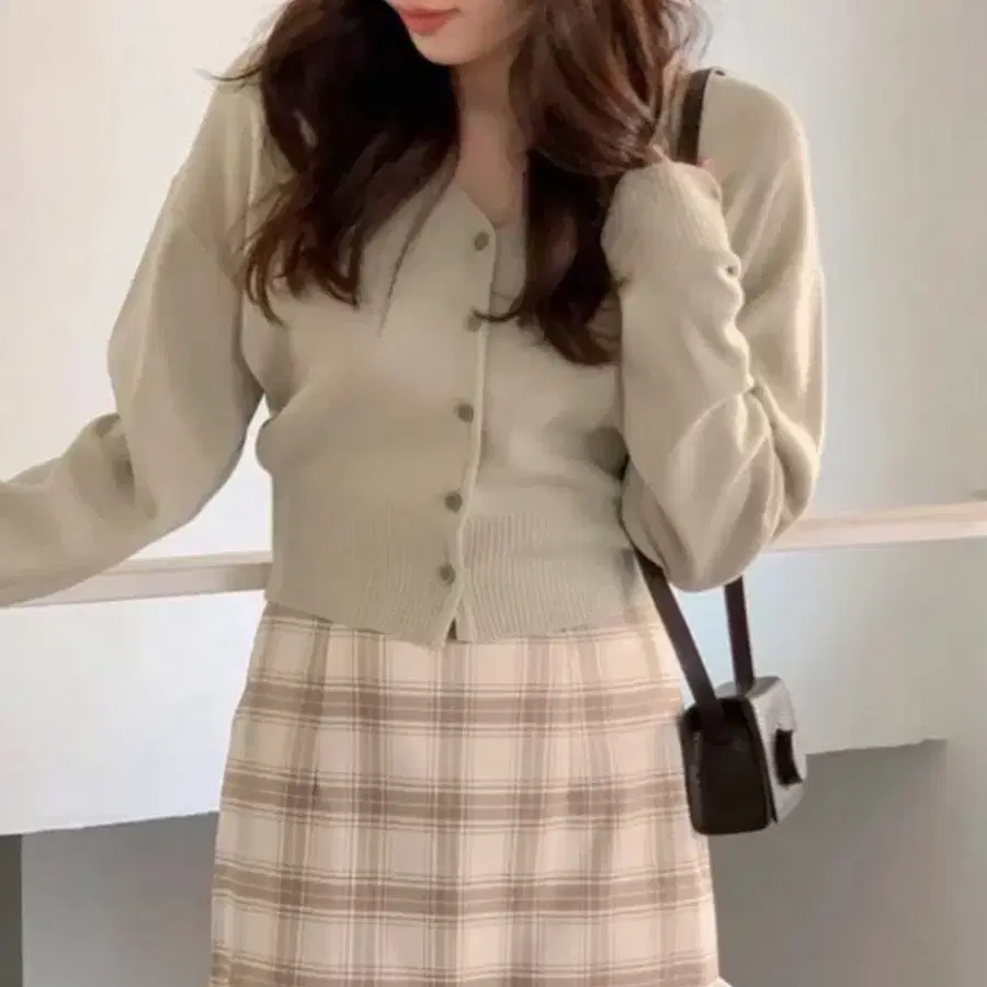 브이넥 민트 긴팔 가디건