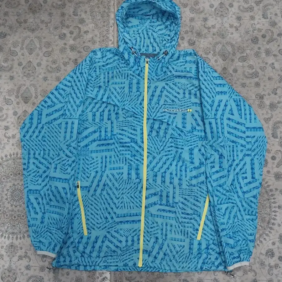 berghaus 버그하우스 트레킹/등산 바람막이 100 (크게나옴) (105-110)