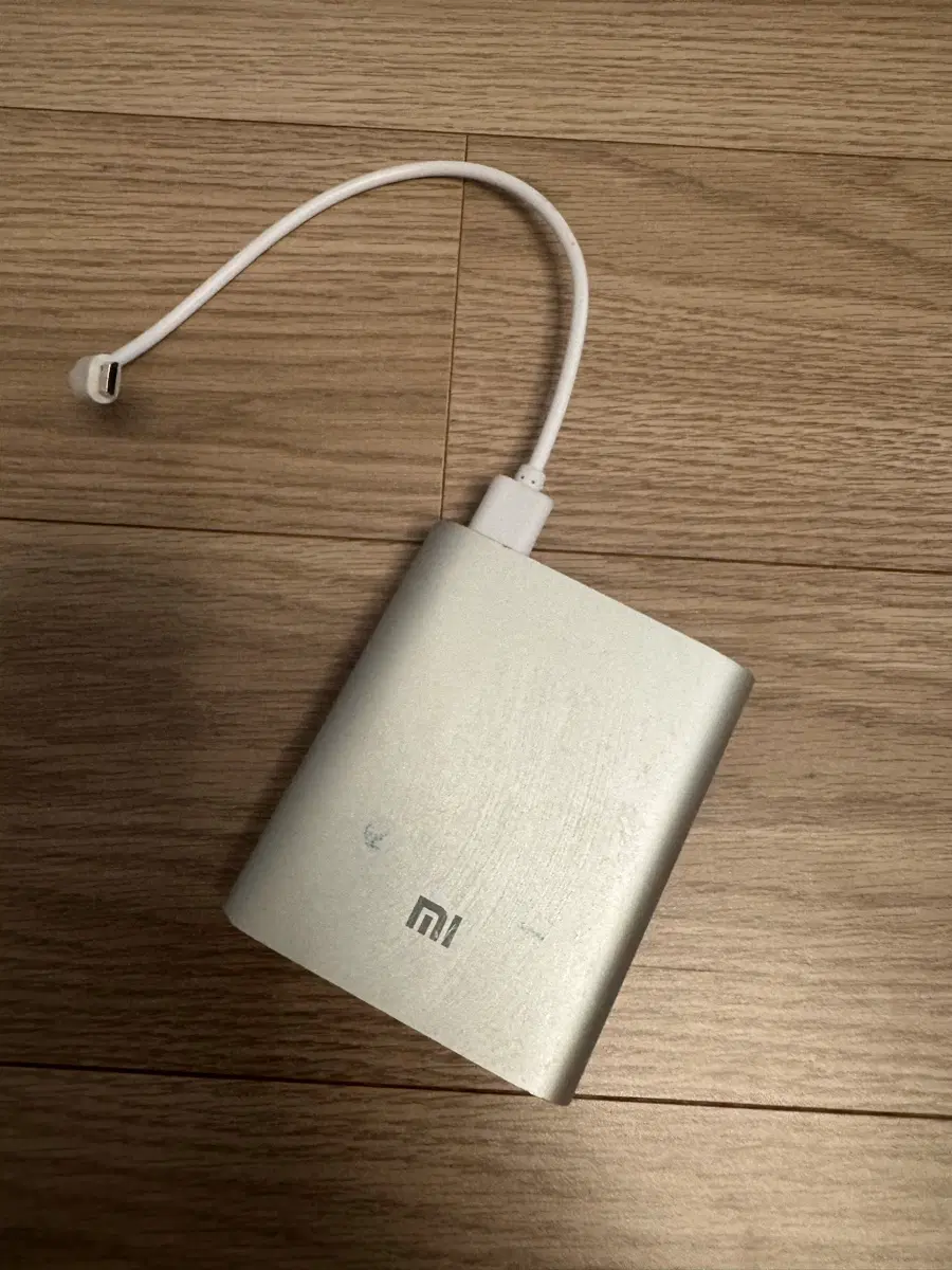 샤오미 대용량 10400mAh 보조배터리 실버