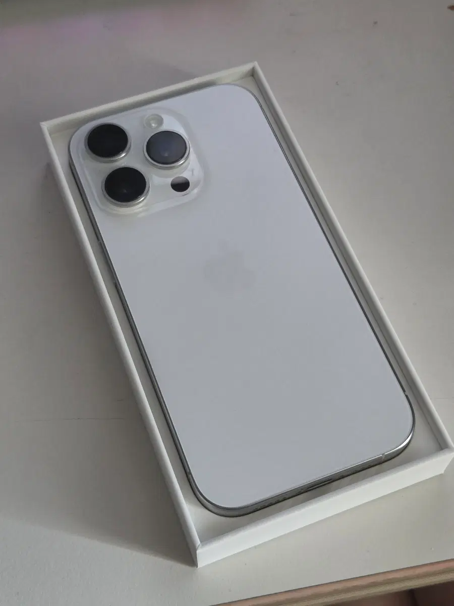 아이폰 16 pro 프로 화이트 티타늄 256gb