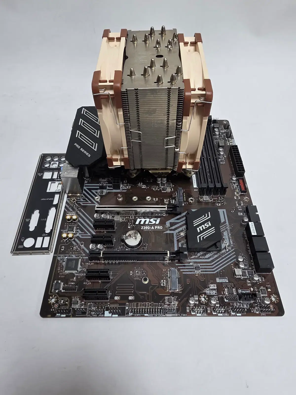 인텔 i7-9700KF + MSI Z390-A PRO + 녹투아 듀얼 공랭