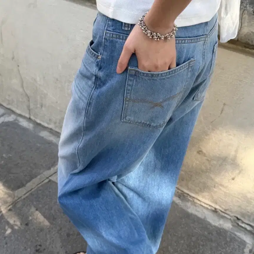 킨다베이지 칠러 워시드 스티티 데님 숏s