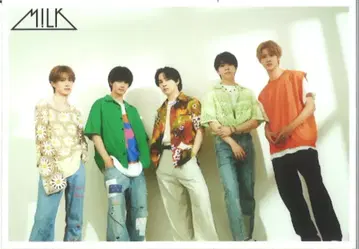 M!LK 50번째 앨범 단체 브로마이드 1