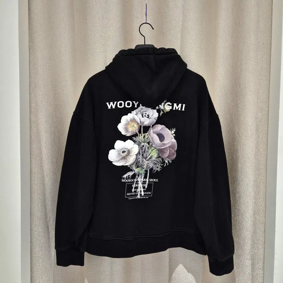 (52)우영미 플라워 백로고 후드 23FW 블랙