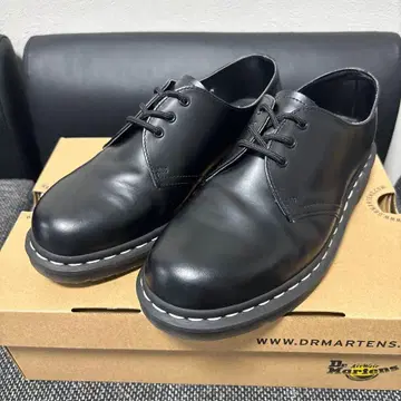 [새상품급] Dr. Martens 1461 화이트 스티치 3홀